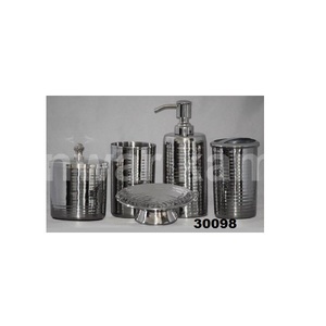 Ensemble d'accessoires de salle de bain en acier inoxydable argenté martelé avec 5 pièces incluses ensemble de salle de bain pour décor de comptoir de maison et de salle de bain - Product Image 1