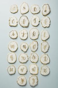 Ensemble de sous-verres ronds élégants en bois d'acacia et en résine blanche pour la décoration de table de maison élégante Accessoires de verres Sous-verres modernes - Product Image 6