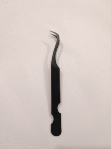 Pince à cils courbée, revêtement plasma noir, légère, facile à utiliser, préférée des artistes, antirouille, logo et emballages personnalisés - Product Image 4