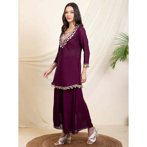 Ensemble en mousseline tissée à manches longues, uni et imprimé, couleur bordeaux, pour femmes, occasions indo-occidentales - Product Image 4