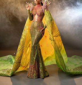 Robe de bal de luxe en satin à épaules dénudées avec motif cristal, antistatique, fente haute et jupe longue pour soirées - Product Image 5