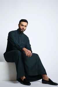 Vêtements islamiques Robes Abaya musulmane en gros Arabie Saoudite Longue Kaftan Thobe pour hommes 2023 Thobes respirants pour hommes - Product Image 5