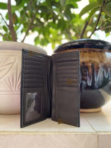 Nouveau Designer hommes Long portefeuille élégant métallique peau de vache fourrure cuir RFID usiné à la main sculpture porte-monnaie cadeau lui doublure en Nylon - Product Image 5