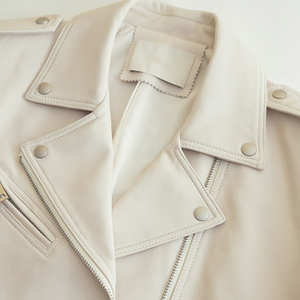 แจ็คเก็ตหนังแท้สำหรับนักขี่จักรยานหญิงหนังแกะสวรรค์มีซิปด้านหลังแบบย้อนหลังผ้าบุผ้าวิสคอสสีแดงมีกระเป๋าขนาดพิเศษด้านใน - Product Image 5