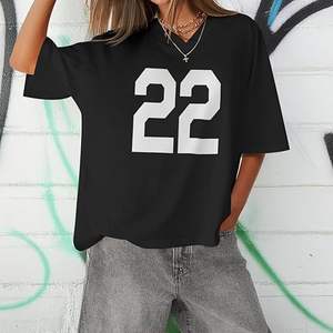 Camiseta negra de talla grande con cuello en V y fútbol americano, ropa de calle estampada, Top de manga corta de malla, logotipo personalizado, transpirable, Anti-UV - Product Image 4