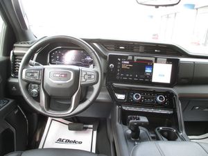GMC Sierra 1500 T 4 2024, Camioneta de Cabina Doble, Tracción en las Cuatro Ruedas, Caja de Cambios Automática, Cámara Trasera, Motor Inteligente, Portaequipajes de Aleación de Aluminio, Volante a la Izquierda - Product Image 2