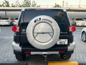 Toyota FJ Cruiser V X.R, moteur à gauche d'occasion, modèle complet en Option 2014, spécifications de la fcc bien entretenues comme neuves à vendre - Product Image 3