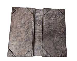 Couverture de menu en cuir PU A4 de haute qualité pour hôtels restaurants dossier de facture Durable Logo de plaque d'or Antique quantité en vrac disponible - Product Image 4