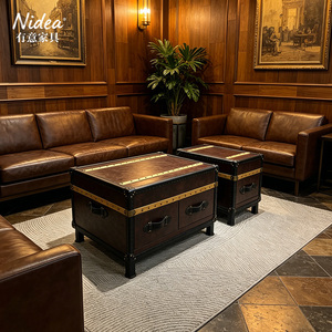 Juego de Mesa de Centro y Mesa Auxiliar de Cuero Marrón Vintage Hecho a Mano con Tiras de Latón y Cajones de Almacenamiento para Sala de Estar - Product Image 3