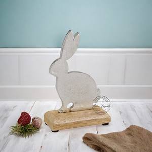 Décoration de table de Pâques en bois festif avec accent de lapin, design artisanal, centre de table parfait pour la saison des fêtes, décoration de la maison - Product Image 6