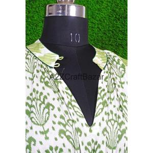 Vestido Bohemio Fluido 100% Algodón con Cuello en V, Línea A, Largo hasta la Rodilla, Diseño Floral con Estampado en Bloques, Estilo Moderno, Bolsillos, Satén - Product Image 2