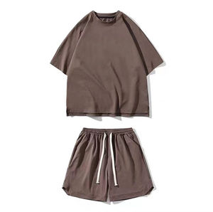 Venta al por mayor Logo Short Men Set 100% algodón Camiseta de manga corta y pantalones cortos Ropa de hombre 2 piezas Short Set bordado personalizado - Product Image 1