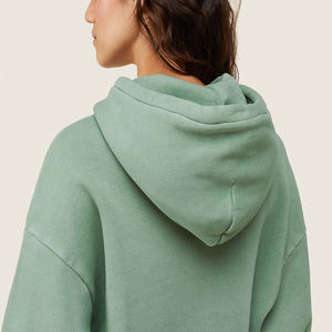 2025 pur à la mode sweat à capuche court pour les femmes à manches longues Collection d'hiver sweats Logo personnalisé avant tricoté tissu imprimé - Product Image 4