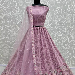 Designer Lehenga Choli avec fleur brodée - Product Image 1