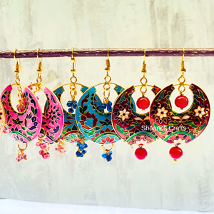 ต่างหูห้อย meenakari พร้อมลูกปัดสำหรับผู้หญิงต่างหู jhumka แบบดั้งเดิม meenakari ต่างหูผู้หญิงสวยงานแต่งงานและเป็นของขวัญ - Product Image 1