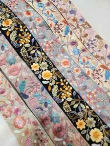 Venta al por mayor de encaje bordado de poliéster de buena calidad para accesorios de ropa - Product Image 2