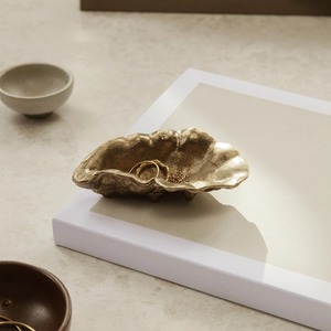 ถาดใส่ของตกแต่งทรงสี่เหลี่ยมผืนผ้าโลหะทันสมัย งานแฮนด์เมดเคลือบทอง สำหรับจัดเก็บเครื่องประดับ หรูหรา - Product Image 4