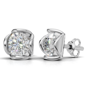 Boucles d'oreilles clous en diamant de laboratoire certifié IGI, taille ronde, monture closée, en or 18 carats, avec fermoir à vis - Product Image 2