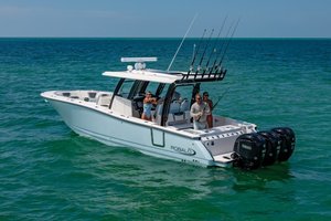Seminuevo 2025 de lujo OffshoreSport FishingBoatR360 Series HighPower Du-ra-ble MarineAdventures Vessel36FT con remolque para la venta - Product Image 5