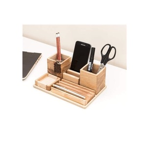 Support mobile polyvalent pour smartphone sécurisant sans effort avec chargement et visualisation mains libres Décoration et accessoires de bureau - Product Image 1