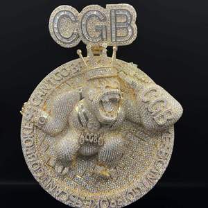 Pendentif CGB Lion King de luxe entièrement serti de moissanite, design couronne, bijou hip-hop, breloque de déclaration en argent sterling plaqué or - Product Image 2