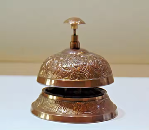 Campana de escritorio adornada con diseño de flores antiguas de latón náutico, artículo de campana de escritorio de llamada de hotel de oficina con precio al por mayor - Product Image 1