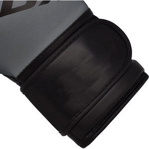 Gants de boxe en cuir de vache véritable de haute qualité avec logo personnalisable et design respirant pour l'entraînement en extérieur, tailles S-3XL - Product Image 4