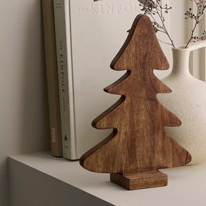 Sapin de Noël en bois personnalisable fait à la main pour la décoration de la maison par Antique Creations - Product Image 1