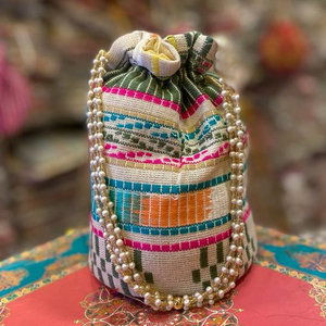 Broderie indienne faite à la main ethnique mariage cadeau sacs de fête poignet sac à main pièce Potli sacs - Product Image 1