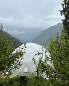 Dômes géodésiques durables pour une vie créative et des expériences athlétiques - Product Image 1