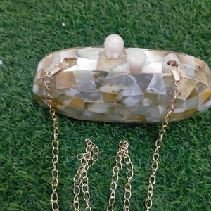 Nuova borsa da sera in madreperla pochette in metallo 2024 vendita calda luce nuziale borsa fatta a mano alla moda da RF artigianato