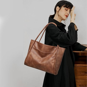 กระเป๋าโท้ทหนัง PU สำหรับผู้หญิง มีซิป เหมาะสำหรับทำงาน กระเป๋าสะพายไหล่หนังสำหรับเดินทาง กระเป๋าถือและกระเป๋าสะพายข้างลำลองสำหรับวันหยุดสุดสัปดาห์ - Product Image 6