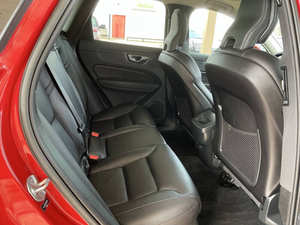 V*olvo XC60 B5 Plus 2023 d'occasion en bon état, thème lumineux - Product Image 3