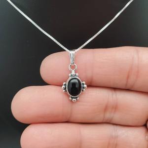 Joyería de piedras preciosas de ónix negro para mujer, colgante de estilo bohemio plateado, joyería de plata de ley 925, colgante hecho a mano de tendencia, Regalo para mamá - Product Image 2