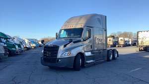 <b>High</b> Performance 2024 USED Cascadia - 72 Raised Roof <b>Double</b> Bunk <b>Sleeper</b> Detroit Automatic Exporting Worldwide - Product Image 4