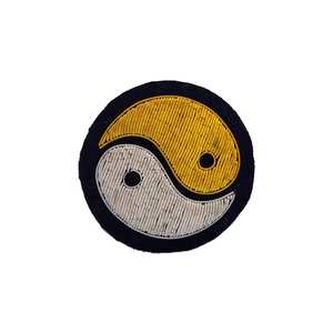 Broches en fil de bullion de haute qualité, design personnalisé, décoration en tissu chenille, dentelle brodée, couleur personnalisée, vente en gros de mode - Product Image 1