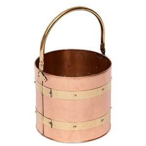 Cubo de carbón de cobre antiguo hecho a mano con mango de latón resistente para llevar carbón y leña al lado del área de la chimenea interior - Product Image 4