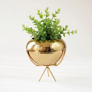 Fabricante a granel de maceta de flores de metal de color dorado con ciclo con tamaño personalizado con tamaños de 22x13 cm a precios económicos - Product Image 5