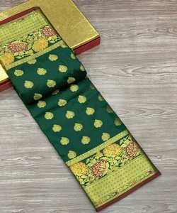 Saree brodé en dentelle avec velours et mouchoirs - Product Image 2