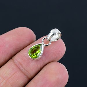 Colgante de Peridoto Natural, Hecho a Mano, en Plata de Ley, Forma de Pera, Joyería con Piedra Preciosa, Regalo Espiritual al Mejor Precio - Product Image 4