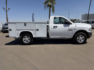Camion utilitaire commercial d'occasion pas cher, RAM 2500 Diesel manuel Euro 5 de 2015, prêt à être expédié - Product Image 4