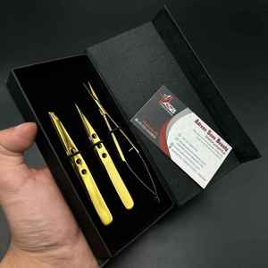 Pince à sourcils plaqué or avec logo personnalisé en acier inoxydable pointes obliques pince à sourcils avec ciseaux à cils à ressort - Product Image 2