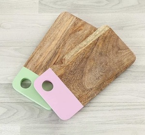 Grande planche à découper en bois de manguier multifonctionnelle rectangulaire personnalisée avec impression en émail pour une utilisation en cuisine Plateau de la meilleure qualité - Product Image 5