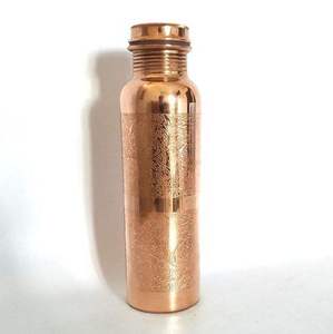 Vente en gros de bouteille d'eau en cuivre pur 100% bouteille en métal fabriquée à la main fabriquée en Inde cadeaux d'affaires remise d'usine - Product Image 4
