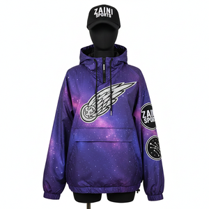 Chaqueta Cortavientos Premium para Mujer, Diseño de Impresión Morada Galaxia con Logotipo Bordado en Parche - Product Image 1