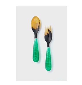 Cuillère et fourchette à salade élégantes en résine et en corne avec manche long, design moderne, écologiques, pour les fêtes, fabrication artisanale, luxe - Product Image 1