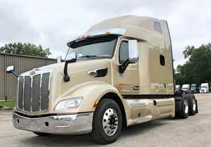 Offres Authentiques Prêtes à l'Exportation 2022 : Semi-remorque 579 Sleeper - Cabine surélevée Paccar 510HP 12 vitesses AMT, Prête à l'Exportation Mondiale - Product Image 5