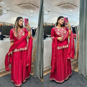 Robe Sharara en Soie Chinon Pure et Lourde, Broderie de Sequins et Motifs en Relief, Tendance Exclusive pour Mariages et Soirées Féminines - Product Image 6