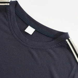 T-shirt à manches courtes et col rond deux pièces OEM Short à taille élastique Ensemble t-shirt et short de compression PAR AMAZING INDUSTRIES - Product Image 3