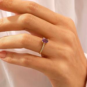 Bague de fiançailles en diamant ovale en or 18 carats pour femme, empilable fantaisie pour la Saint-Valentin, bijoux en diamant - Product Image 1